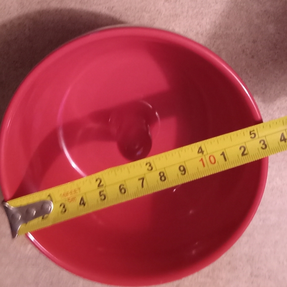 Gooseberry Patch Red Round Ceramic Baking Dish Measurements are In pictures - Picture 6 of 7